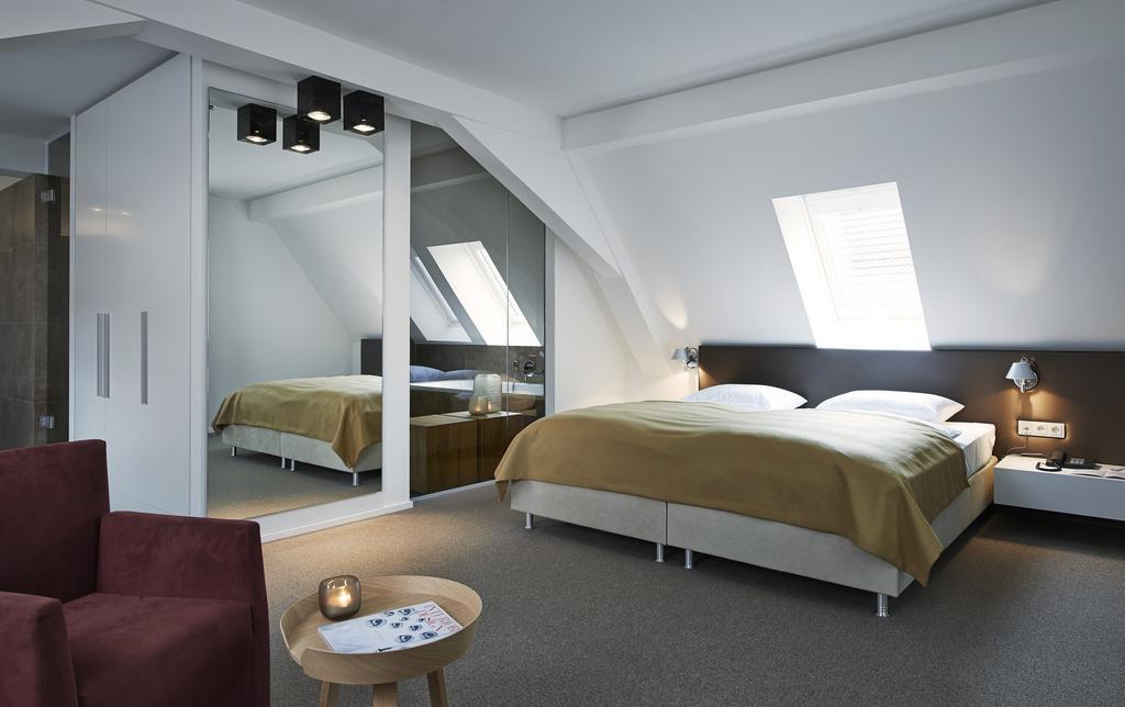 Hotel Weinhaus Henninger Kallstadt Habitación foto