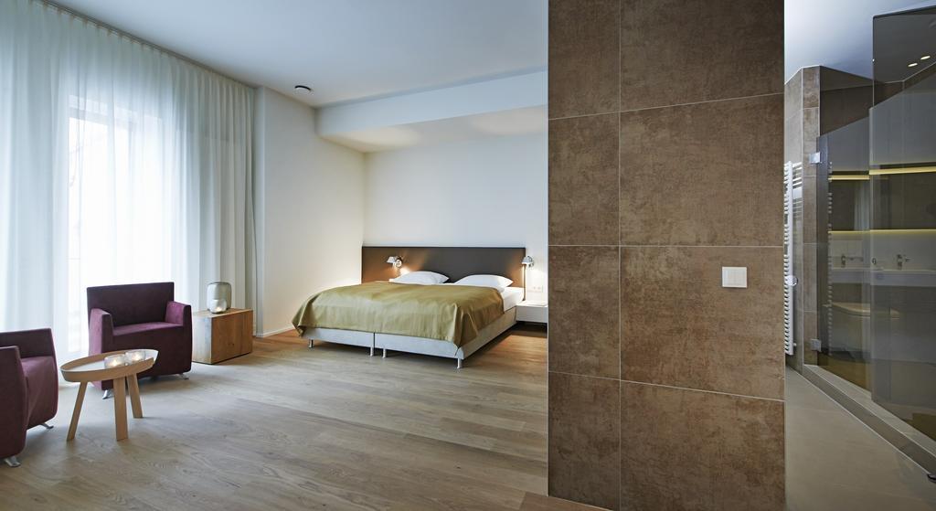 Hotel Weinhaus Henninger Kallstadt Habitación foto