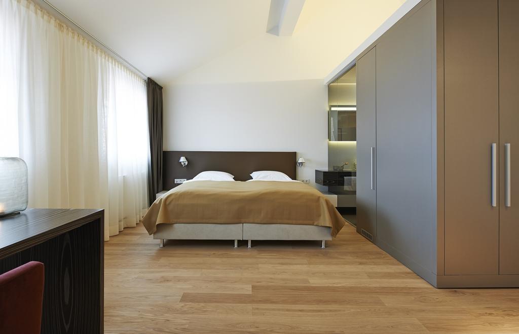Hotel Weinhaus Henninger Kallstadt Habitación foto